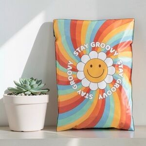(25) 7.5 x 10.5 Poly Mailers - Stay Groovy